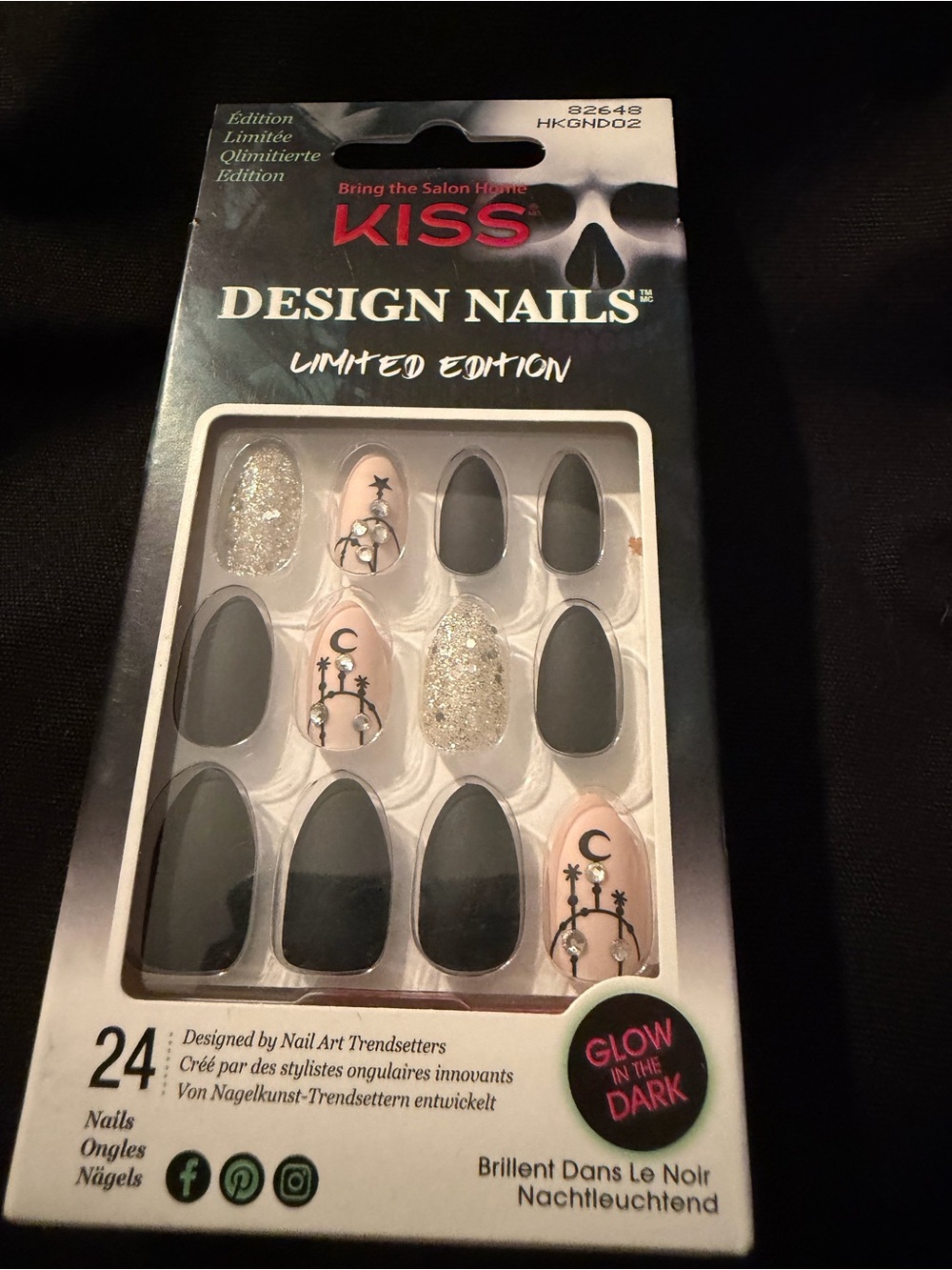 KISS limited edition Glow in the Dark press on nails